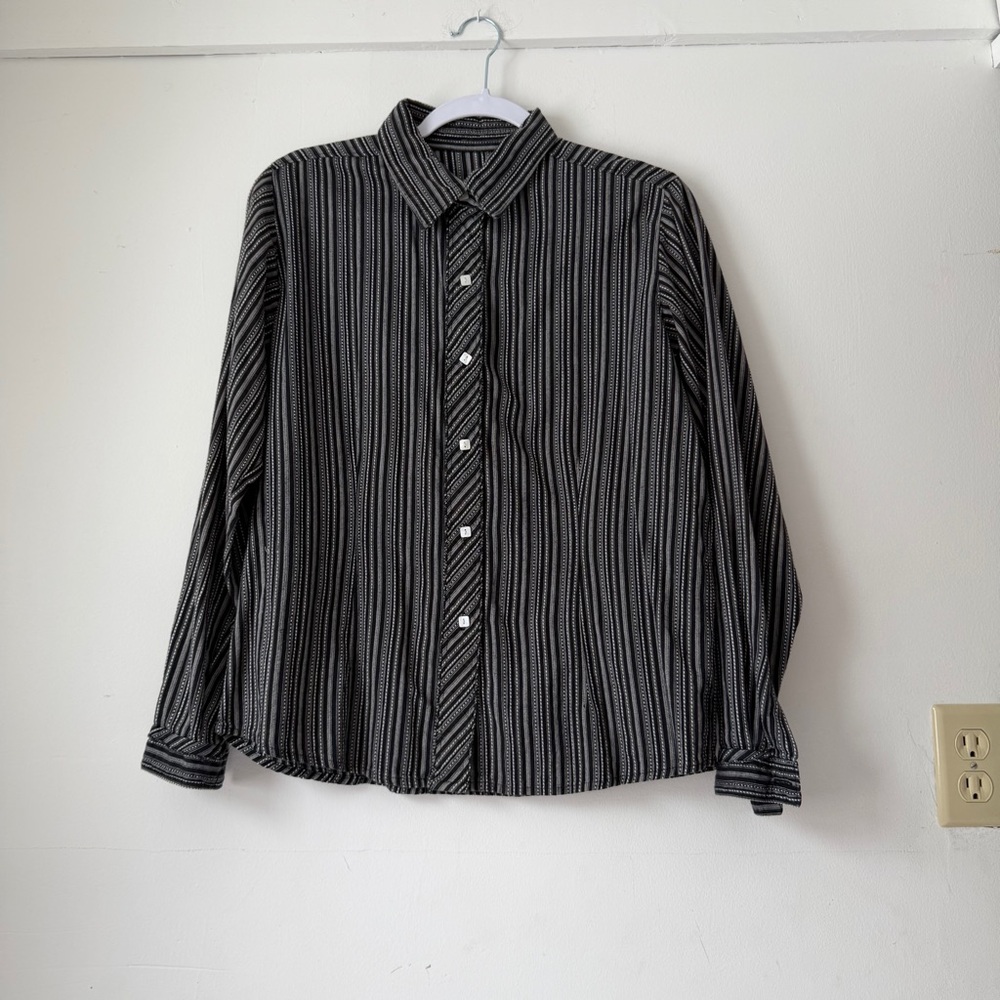 Woolrich Size L Black and White Striped Button Down Shirt with button detail
